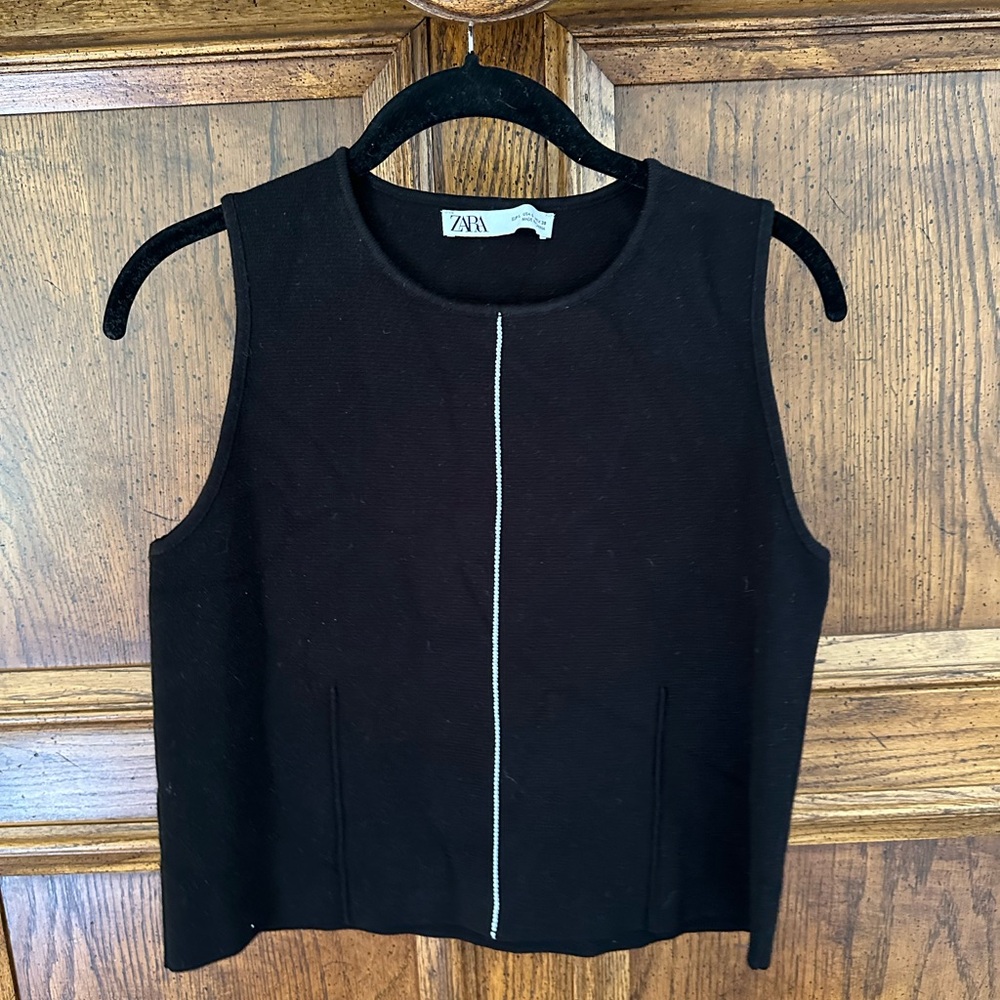 ZARA Black Knit Tank Top with White line down the middle EUC Women’s Size Large
